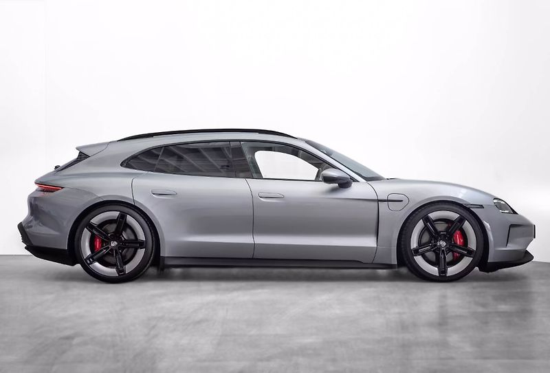 Porsche Taycan 4S Sport Turismo BOSE ACC Pano - fotka 4 z 23