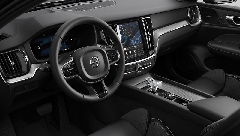 Volvo V60 (2026) B4 PLUS DARK AUT - fotka 2 z 20