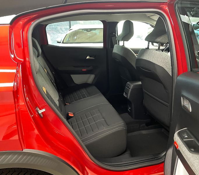 Citroën C3 Aircross (2025) PLUS Hybrid 145k Automatic - fotka 13 z 25