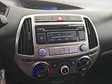 Hyundai i20 (2013) 1.2, nová STK, Tažné - náhled 13