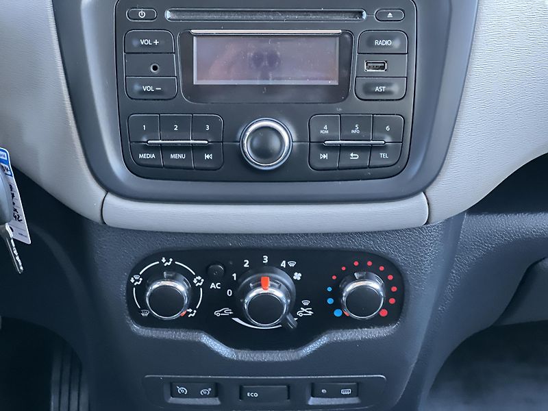 Dacia Lodgy 1.6i LPG 7MÍST TAŽNÉ - fotka 15 z 38