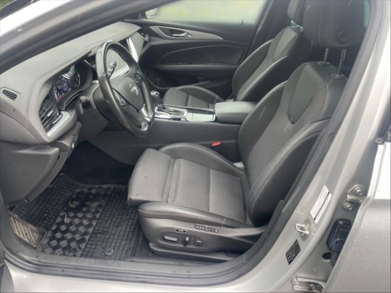Opel Insignia 2,0 CDTI Elegance 4x4 AT - fotka 7 z 11