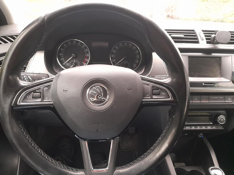 Škoda Fabia (2015) 1.4TDI(77kW)style,kombi,8/2028 - fotka 11 z 19