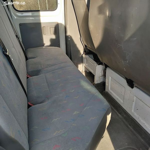 Volkswagen Crafter 7MÍST,KRÁSNÝ,SERVIS,DLOUHÝ3,5M - fotka 7 z 23