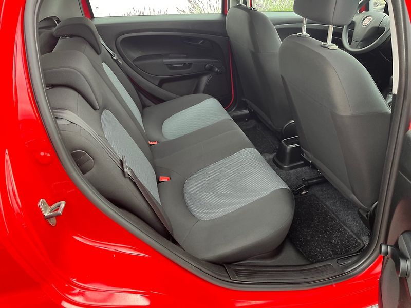 Fiat Grande Punto (2011) 1.2 i Velmi pěkné - fotka 12 z 17