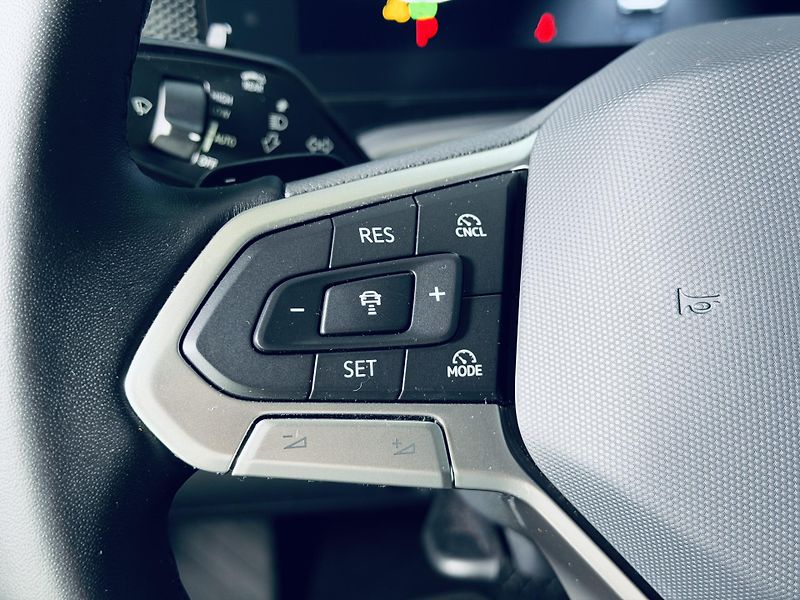 Volkswagen Passat (2025) 1.5Tsi*TAŽ*MASAŽE*360°KAMERY* - fotka 18 z 37