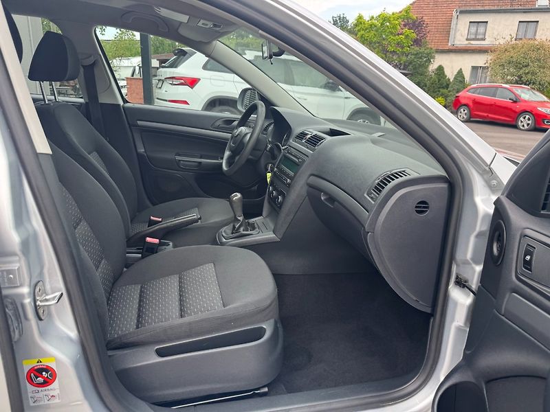 Škoda Octavia (2012) Comfortline 1.2 TSI 77kW - fotka 26 z 29