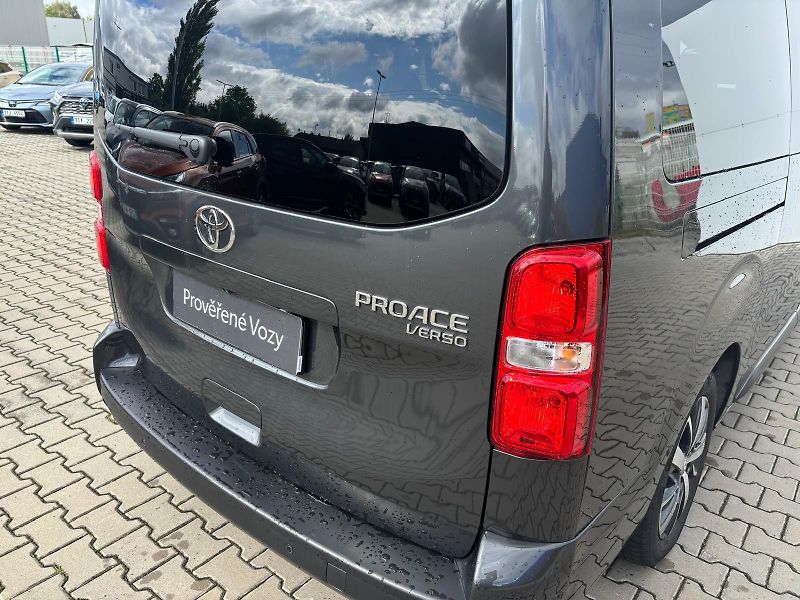 Toyota ProAce 2,0 D-4D 8AT L2 Family Webasto - fotka 25 z 25