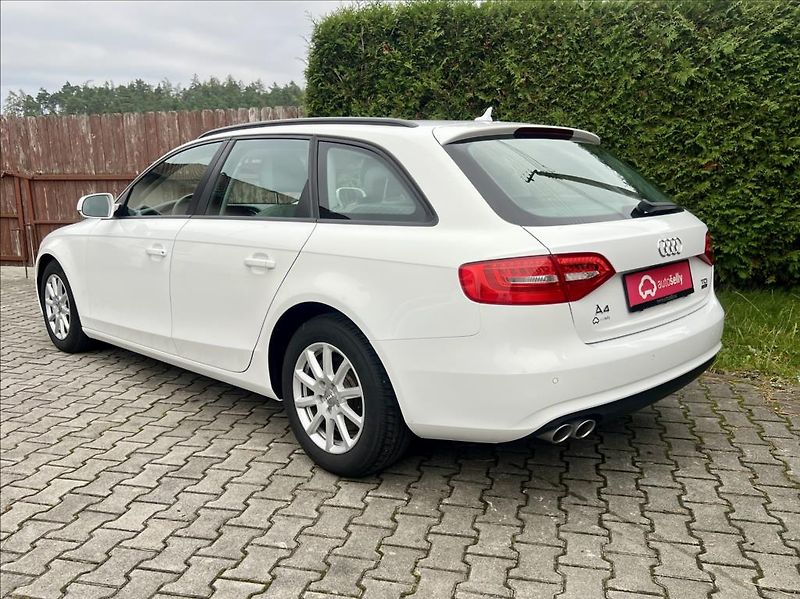 Audi A4 2,0 TDi KLIMA / NAVI - fotka 3 z 40