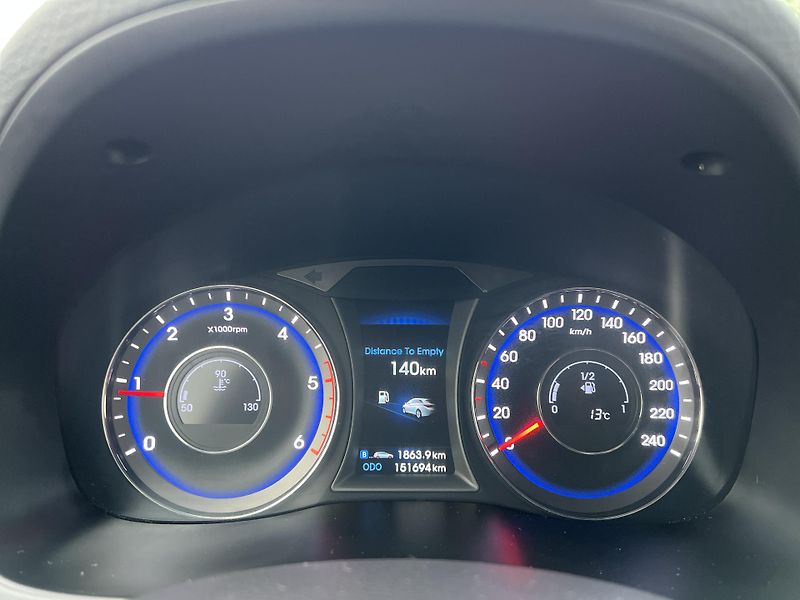 Hyundai i40 1.7CRDi NAVI KAMERA TEMPOMAT - fotka 16 z 46