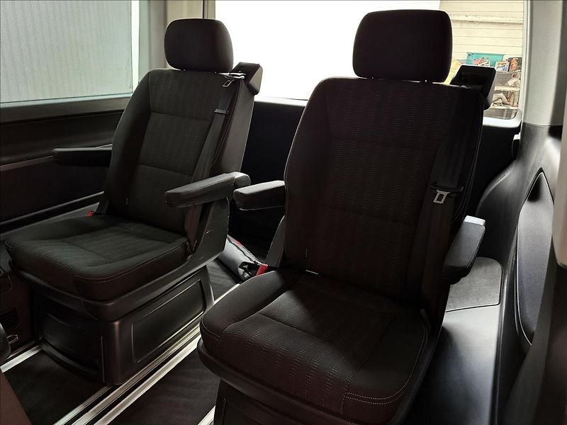 Volkswagen Multivan 2.0TDI 150kW COMFORT 2XALU - fotka 30 z 42