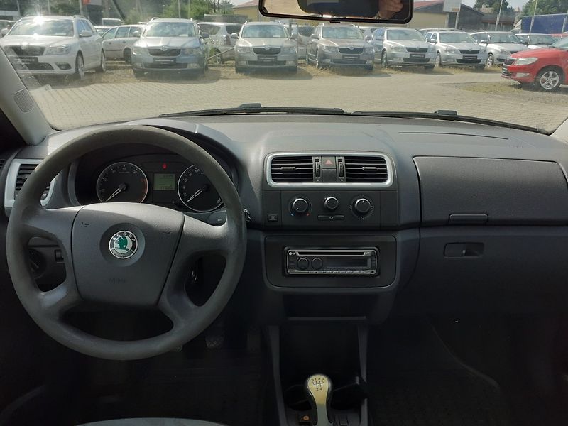 Škoda Fabia (2008) 1.2 HTP LPG - fotka 10 z 36