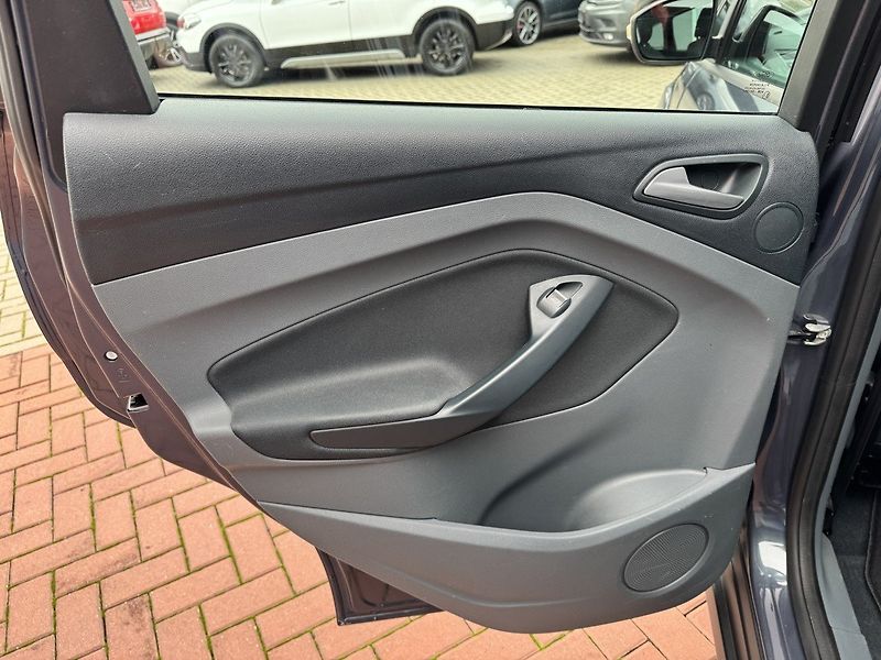 Ford C-MAX (2011) 1.6i Ti-VCT Klima Parkování - fotka 21 z 45