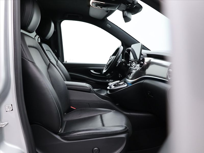 Mercedes-Benz Třídy V 2,1 250d 140kW 7-Míst CZ 4M - fotka 13 z 42
