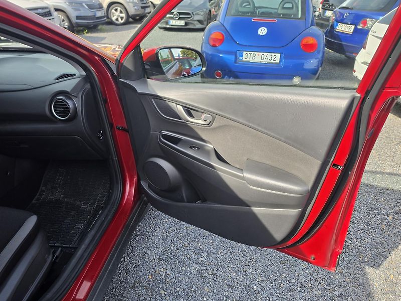 Hyundai Kona 1.0 T  - fotka 17 z 24
