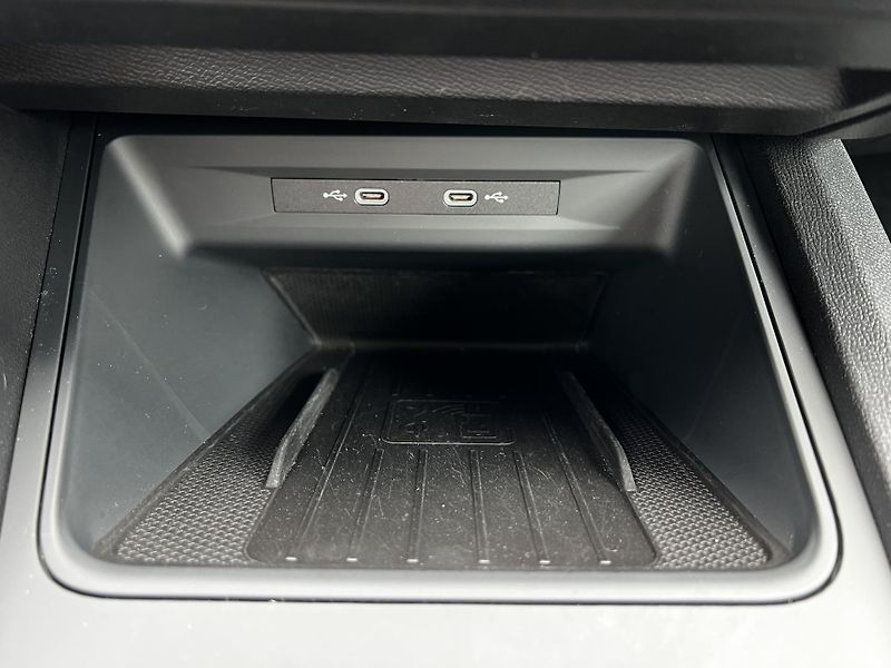 Seat Leon 2.0TDI 110kW DSG FR-Line DPH  - fotka 13 z 25