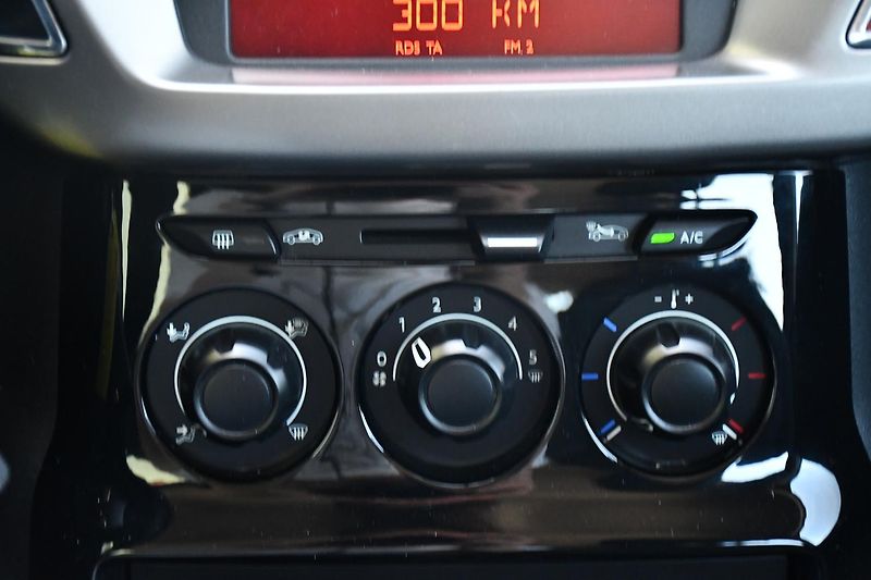 Citroën C3 1.2i KLIMA 2xKOLA ČR - fotka 23 z 27