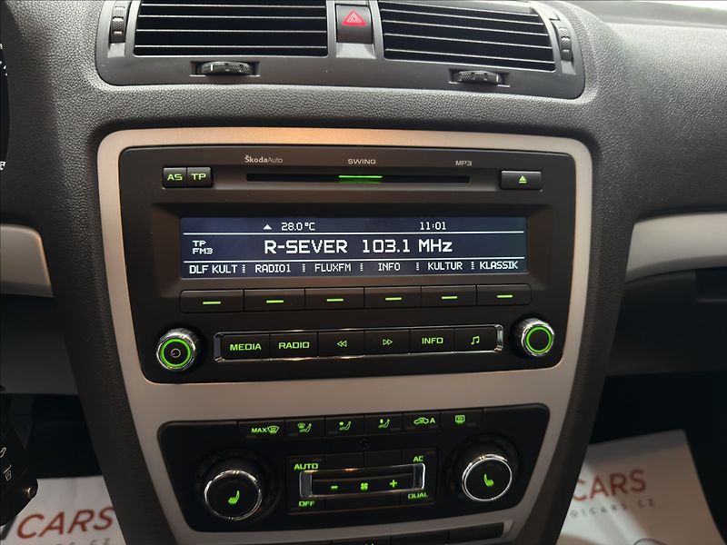 Škoda Octavia 1,4   TSI STYLE XENON SERVIS - fotka 14 z 35
