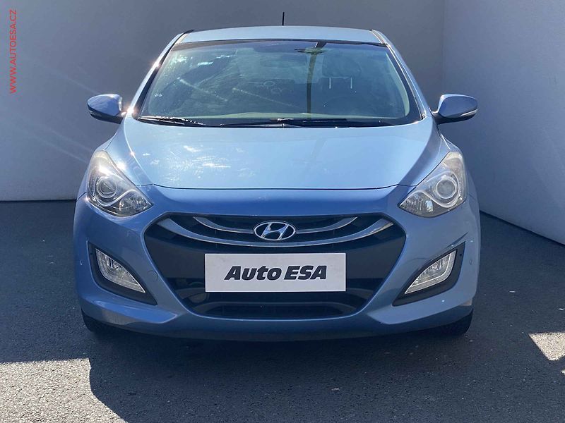 Hyundai i30 (2012) 1.6GDi, ČR, servis.kniha - fotka 2 z 16