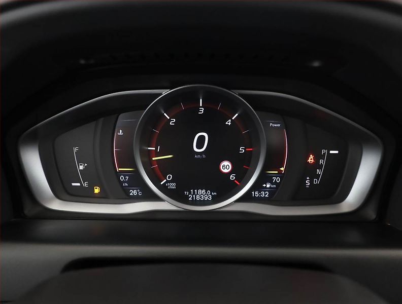 Volvo XC60 (2015) D5, 4X4, Automat, Serv.kniha - fotka 9 z 20