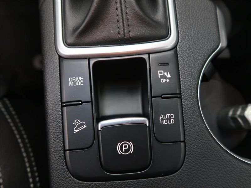 Kia Sportage 1,6 CRDI AUTOMAT Exclusive CZ - fotka 28 z 41