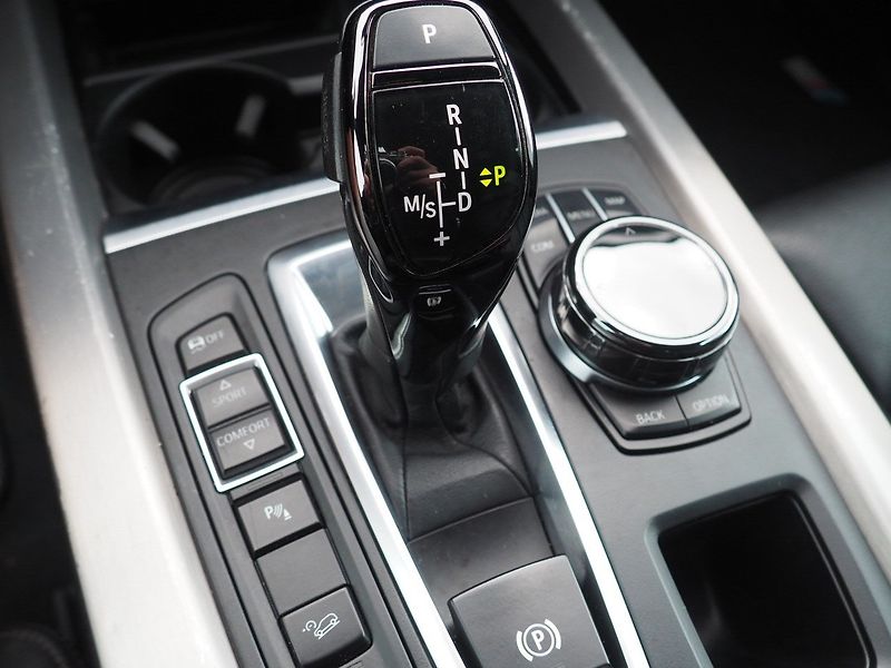 BMW X5 (2017) 3.0d xDrive, 4x4, Pano - fotka 38 z 43