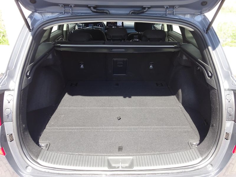 Hyundai i30 1.5 T-GDi 103kW DCT Style - fotka 11 z 20