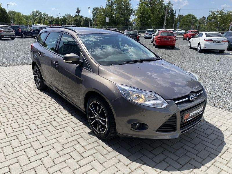 Ford Focus 1.6i 77kW - KLIMA - 118 000KM - fotka 6 z 39