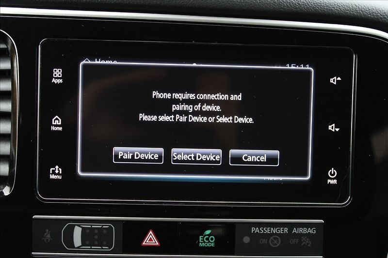 Mitsubishi Outlander 2,0 i  A/T,4x4,7.MÍST,INSTYLE+ - fotka 12 z 38