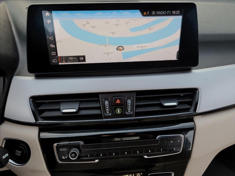 BMW X1 JIŽ NENÍ K DISPOZICI - fotka 24 z 50