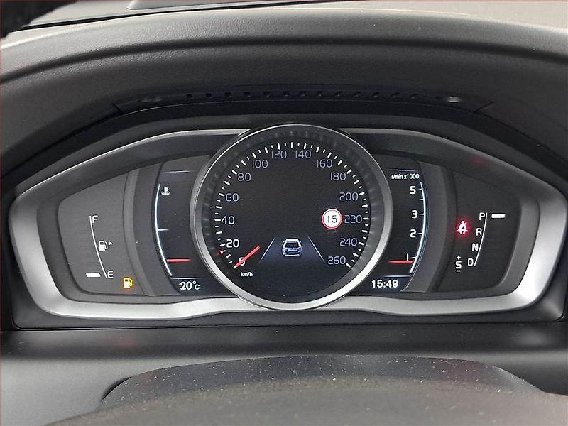 Volvo XC60 (2015) D4 AWD, 4X4, Automat - fotka 11 z 21