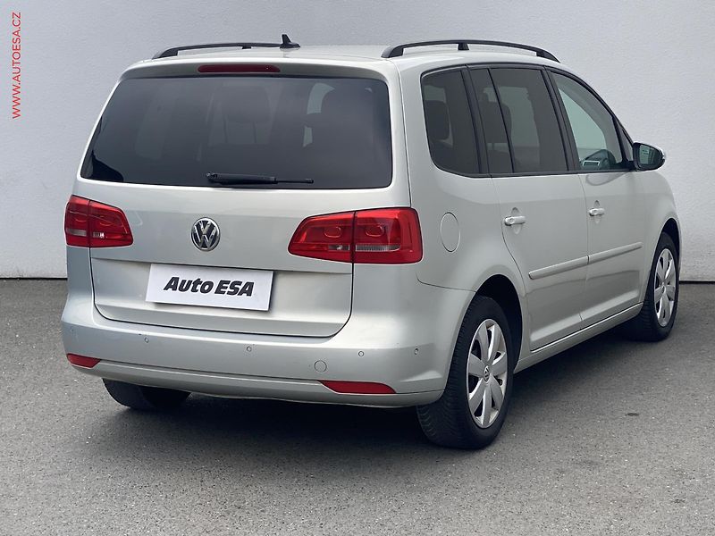 Volkswagen Touran (2013) 1.6 TDi, Comfortline, DSG - fotka 4 z 18