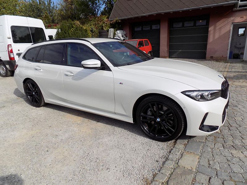 BMW Řada 3 330I 180 KW M SPORT XDRIVE - fotka 5 z 39