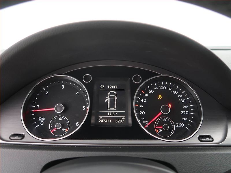 Volkswagen Passat (2012) 1.6 TDI, Serv.kniha, Navi - fotka 9 z 15