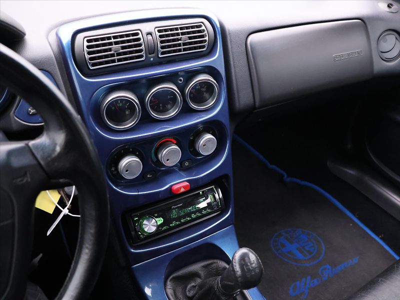 Alfa Romeo Spider 2,0 TS 16V 110kW Klima Kůže - fotka 16 z 27
