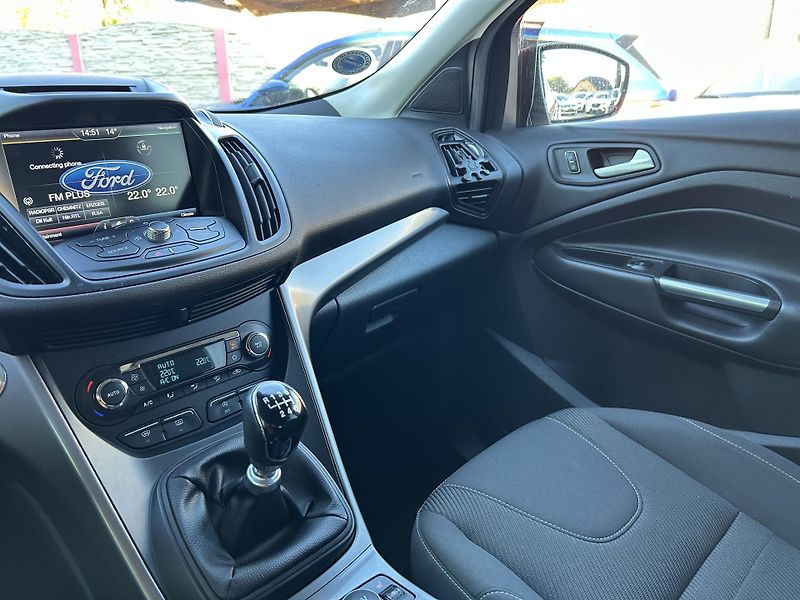Ford Kuga (2017) 2.0 TDCi 110KW 4x4 - fotka 23 z 25