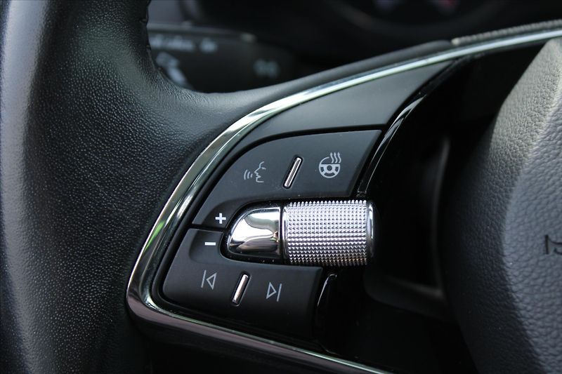 Škoda Karoq 2.0TDI 85kW AMBITION 1.MAJ. ČR - fotka 14 z 28