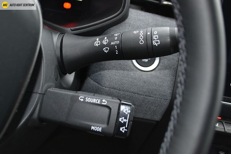 Renault Clio FULL HYBRID TECHNO E-TECH 145 - fotka 43 z 51