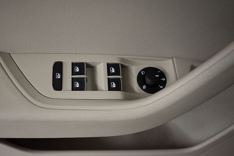 Škoda Superb 2.0 TSI 206kW L&K 4x4*TAŽNÉ*ČR - fotka 18 z 48