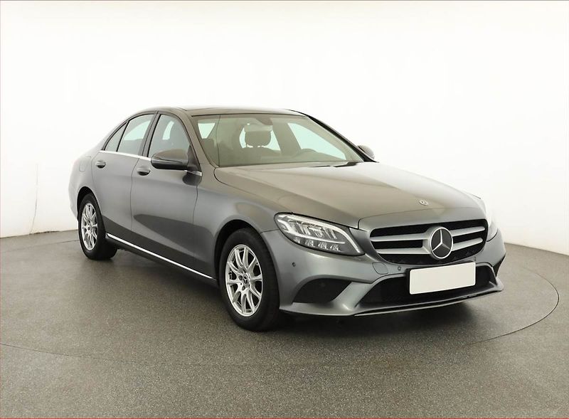 Mercedes-Benz Třídy C (2020) C 200 d, Navi, Tempomat - fotka 1 z 21
