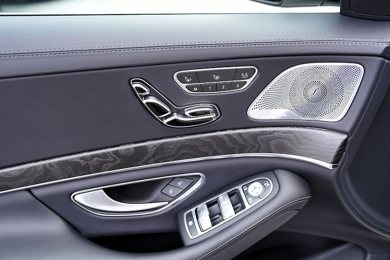 Mercedes-Benz Třídy S S 350d AMG 4Matic/Burm/260PS - fotka 20 z 49