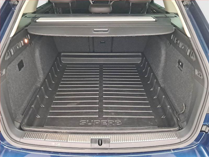Škoda Superb (2018) Laurin&Klement 2.0 TSI - fotka 14 z 16