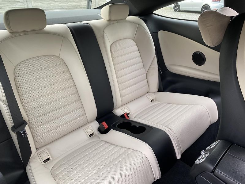 Mercedes-Benz Třídy C C 400 COUPE 4MATIC 51.000KM - fotka 119 z 149