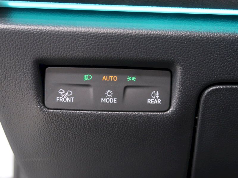 Volkswagen Passat (2024) R-LINE 1.5TSI 200KW eHYBRID WE - fotka 38 z 46
