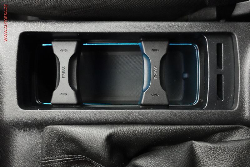 Ford Focus (2018) 1.5 TDCi, ČR, autoAC - fotka 20 z 22