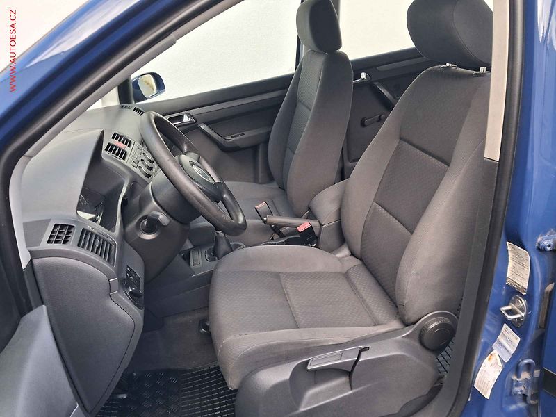 Volkswagen Touran (2005) 1.9 TDi, 2.maj,ČR, Klima - fotka 9 z 14
