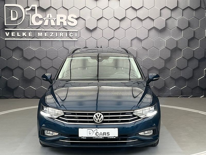 Volkswagen Passat 2.0 TDi LED SVĚTLA, rezervace - fotka 6 z 96