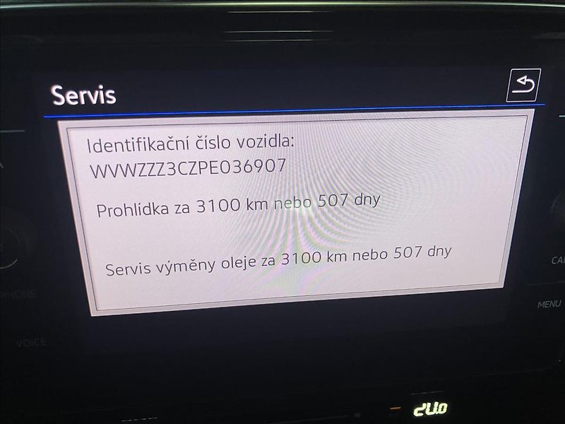 Volkswagen Passat 2,0 TAŽNÉ, KEYLESS, EL.KUFR - fotka 32 z 36