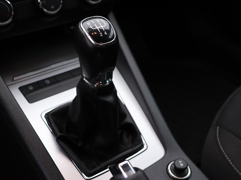 Škoda Octavia 1,6 TDI 85kW Ambition CZ - fotka 21 z 30