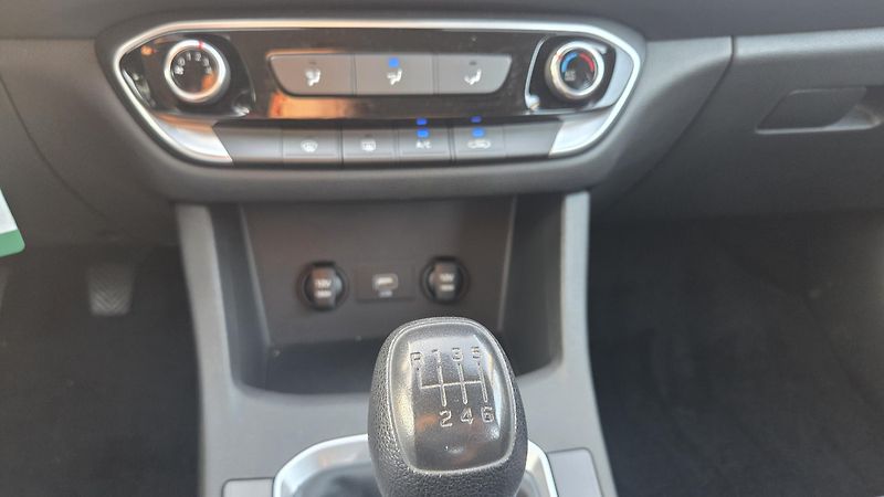 Hyundai i30  1.0TGDI 120 Start Plus CZ DPH - fotka 26 z 26